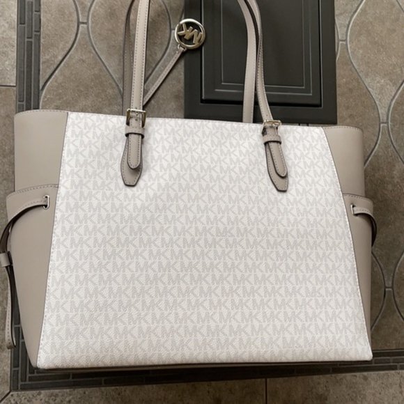 Michael Kors Gilly Large Drawstring Travel Tote Bag MK Bright White - Picture 5 of 16